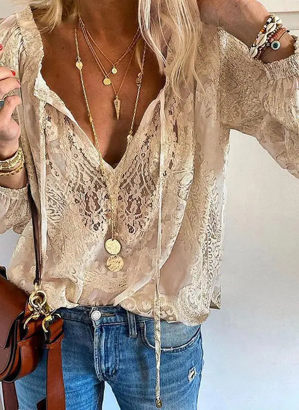 Bluzka boho z koronką | Głęboki dekolt V