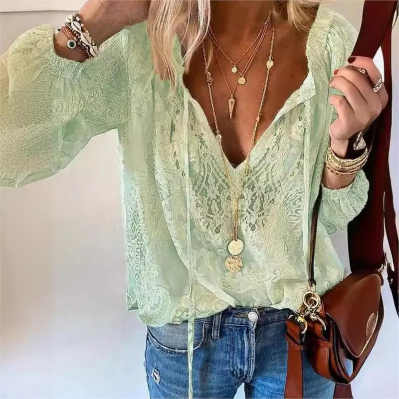 Bluzka boho z koronką | Głęboki dekolt V